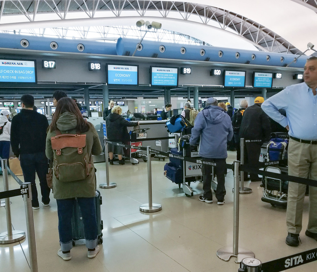 関西国際空港の大韓航空のチェックインカウンター
