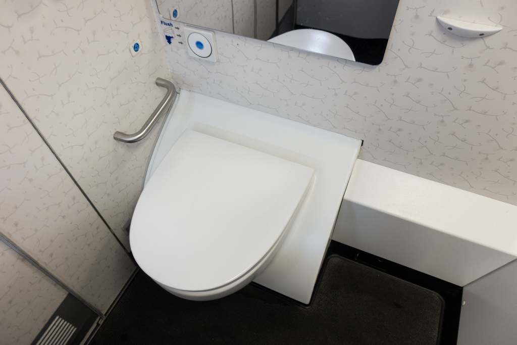 大韓航空A380の機内のトイレ